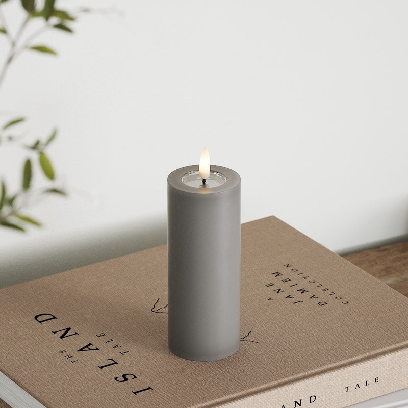 Deluxe Homeart LED Pillar candle Ø 5 x 12.5 cm Gray