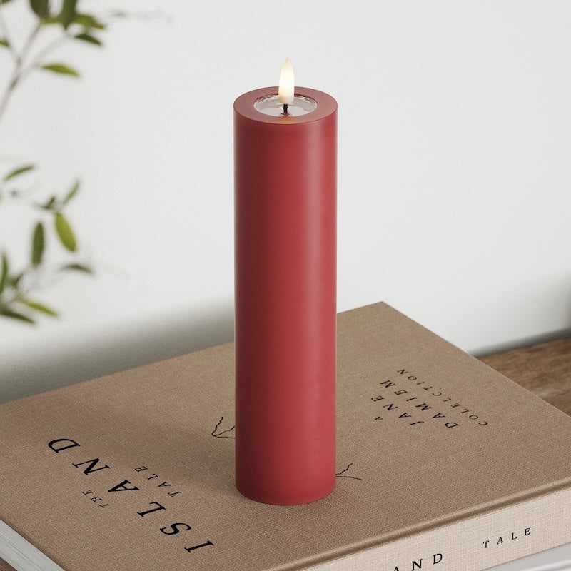 Deluxe Homeart LED Pillar candle Ø 5 x 20 cm Bordeaux
