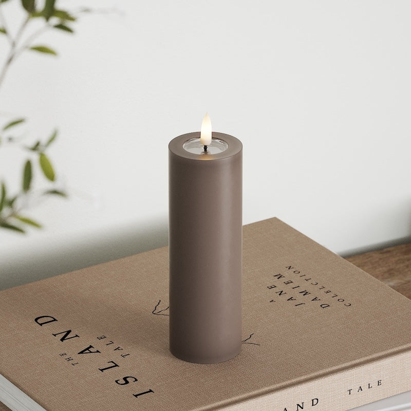 Deluxe Homeart LED Pillar candle Ø 5 x 15 cm Mocha