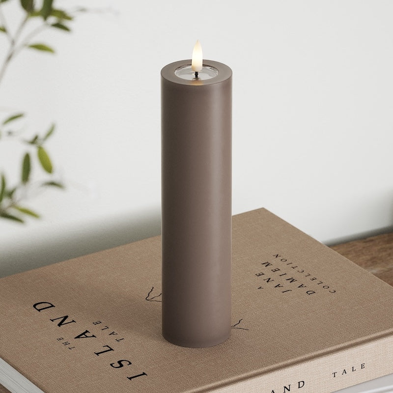Deluxe Homeart LED Pillar candle Ø 5 x 20 cm Mocha
