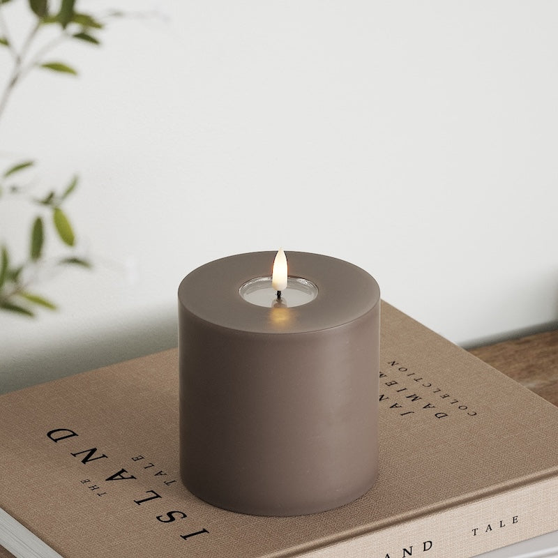 Deluxe Homeart LED Pillar candle Ø 10 x 10 cm Mocha