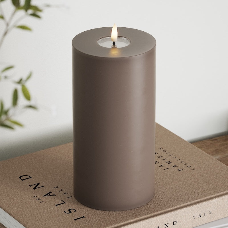 Deluxe Homeart LED Pillar candle Ø 10 x 20 cm Mocha