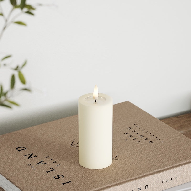 Deluxe Homeart LED Pillar candle Ø 5 x 10 cm Cream