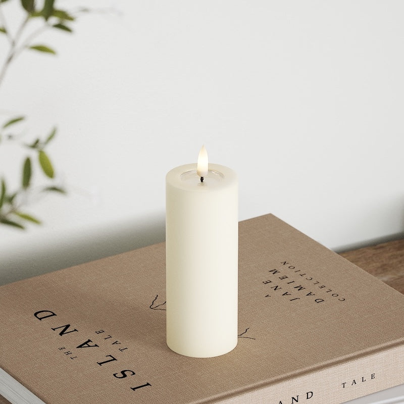 Deluxe Homeart LED Pillar candle Ø 5 x 12.5 cm Cream