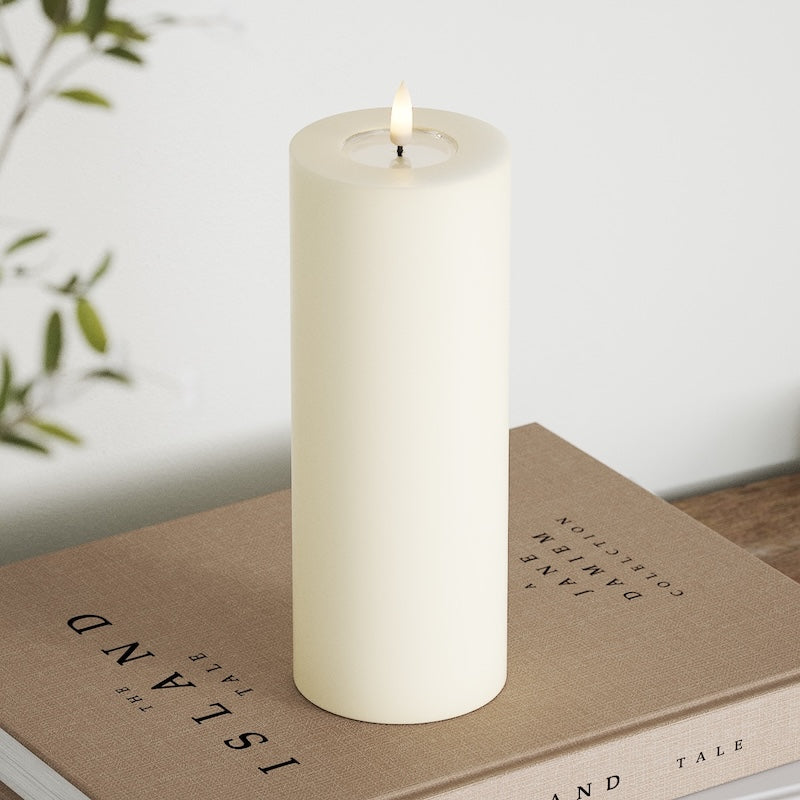 Deluxe Homeart LED Pillar candle Ø 7.5 x 20 cm Cream