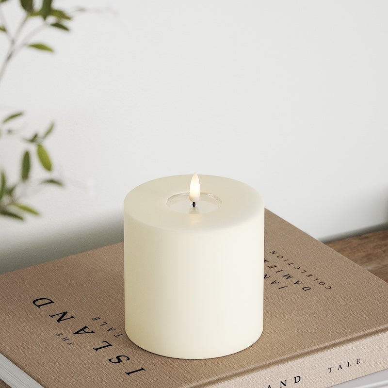 Deluxe Homeart LED Pillar candle Ø 10 x 10 cm Cream