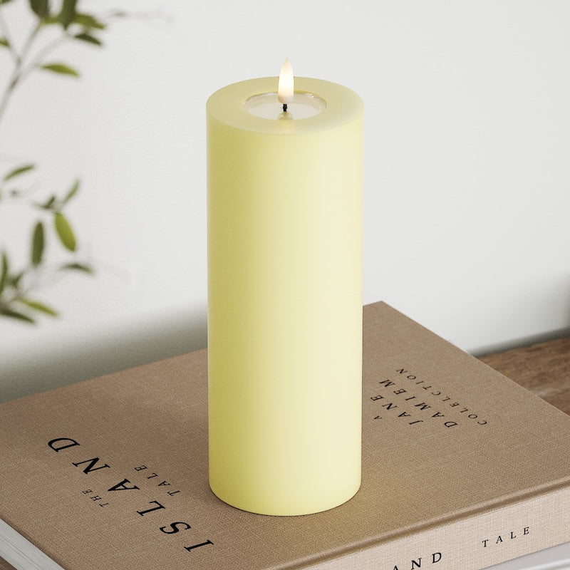 Deluxe Homeart LED Pillar candle Ø 7.5 x 20 cm Light Yellow