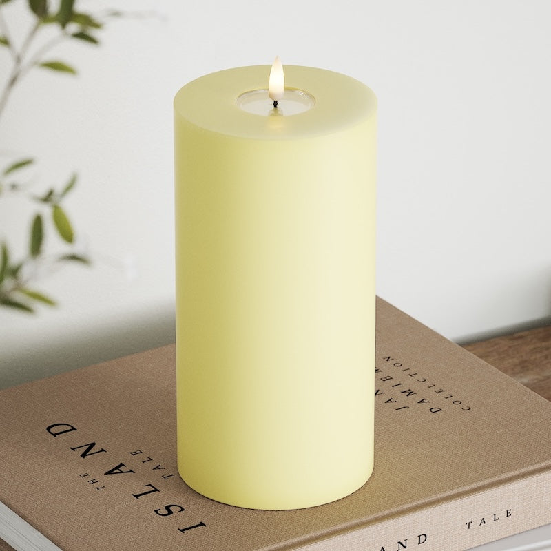Deluxe Homeart LED Pillar candle Ø 10 x 20 cm Light Yellow