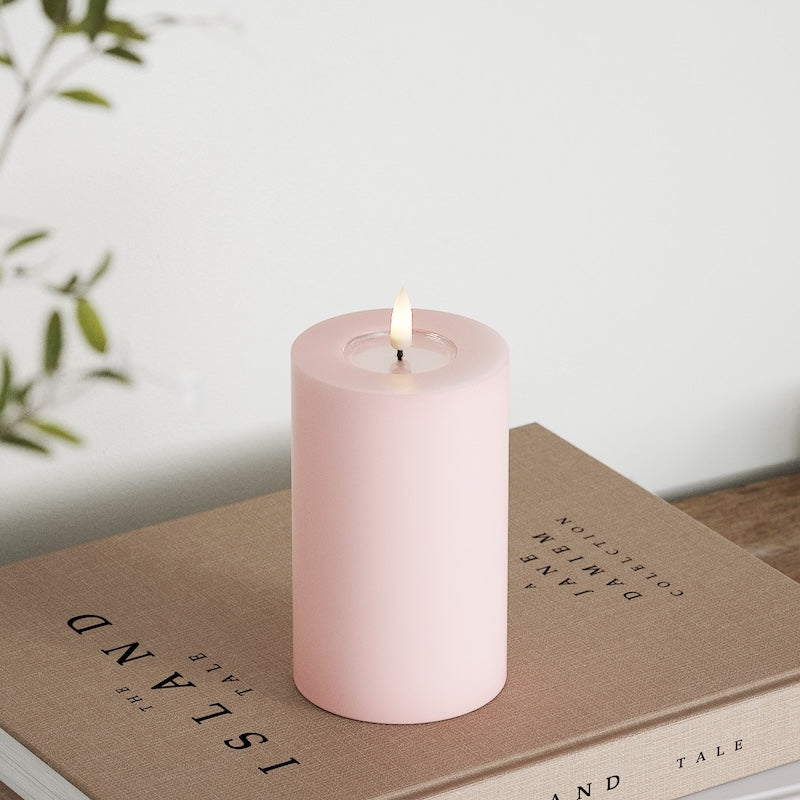 Deluxe Homeart LED Pillar candle Ø 7.5 x 12.5 cm Light Pink