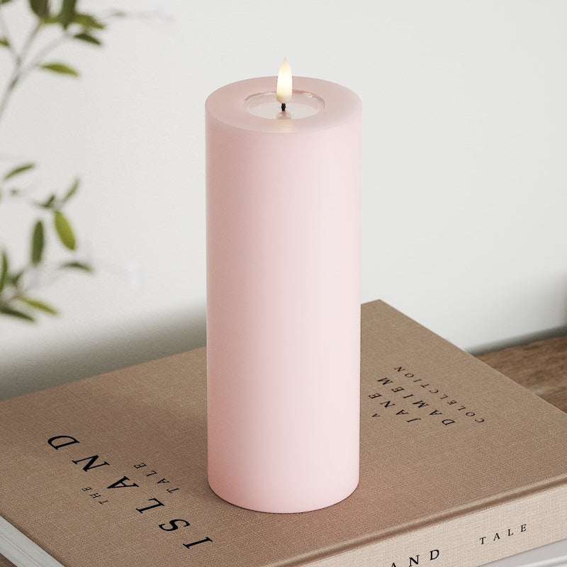 Deluxe Homeart LED Pillar candle Ø 7.5 x 20 cm Light Pink