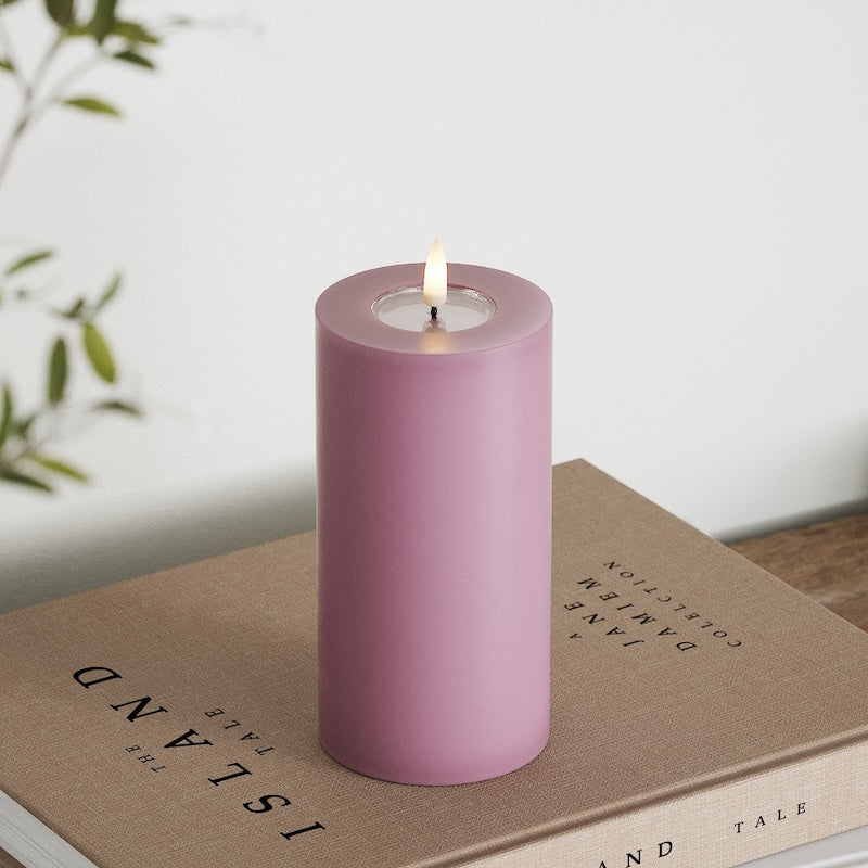Deluxe Homeart LED Pillar candle Ø 7.5 x 15 cm Light Purple