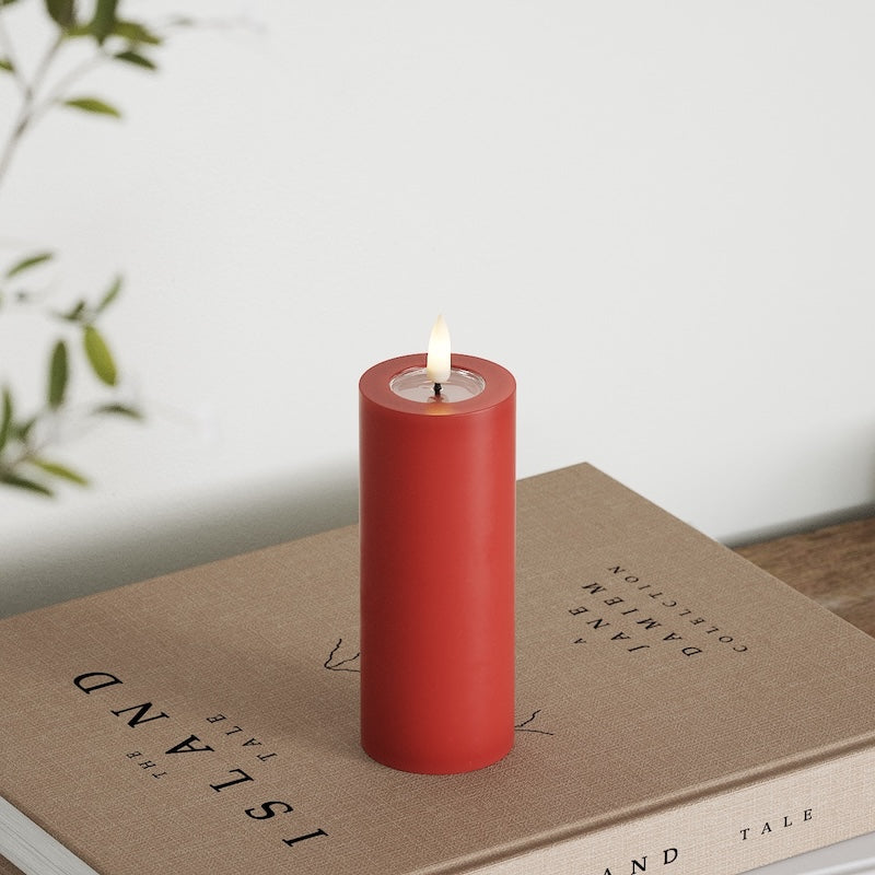 Deluxe Homeart LED Pillar candle Ø 5 x 12.5 cm Red