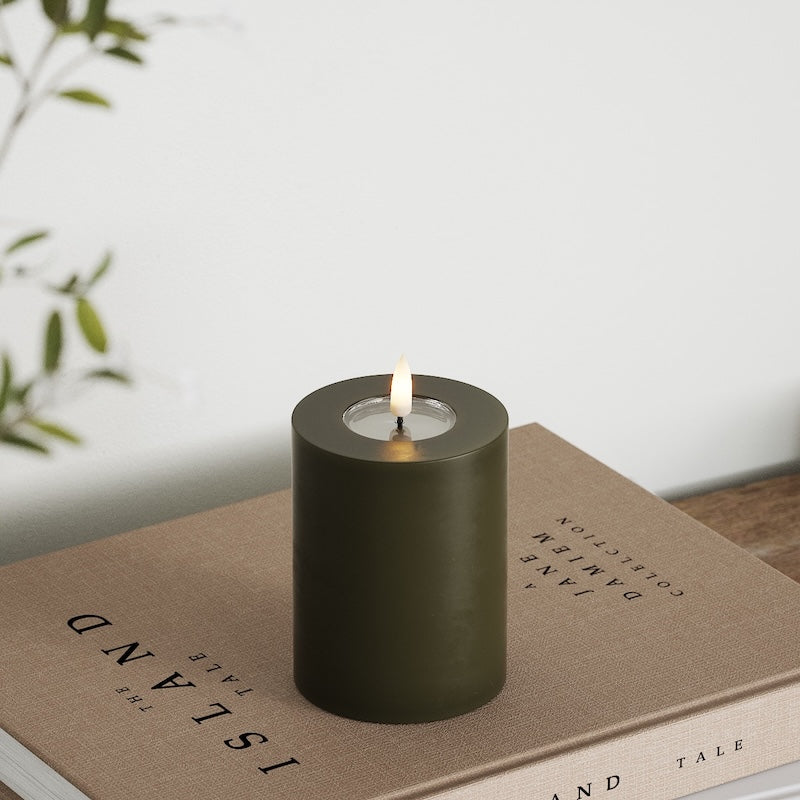 Deluxe Homeart LED Pillar candle Ø 7.5 x 10 cm Dark Green