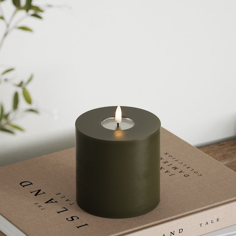 Deluxe Homeart LED Pillar candle Ø 10 x 10 cm Dark Green