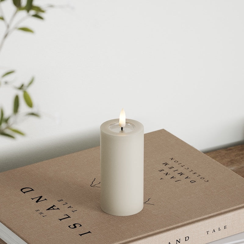 Deluxe Homeart LED Pillar candle Ø 5 x 10 cm Sand