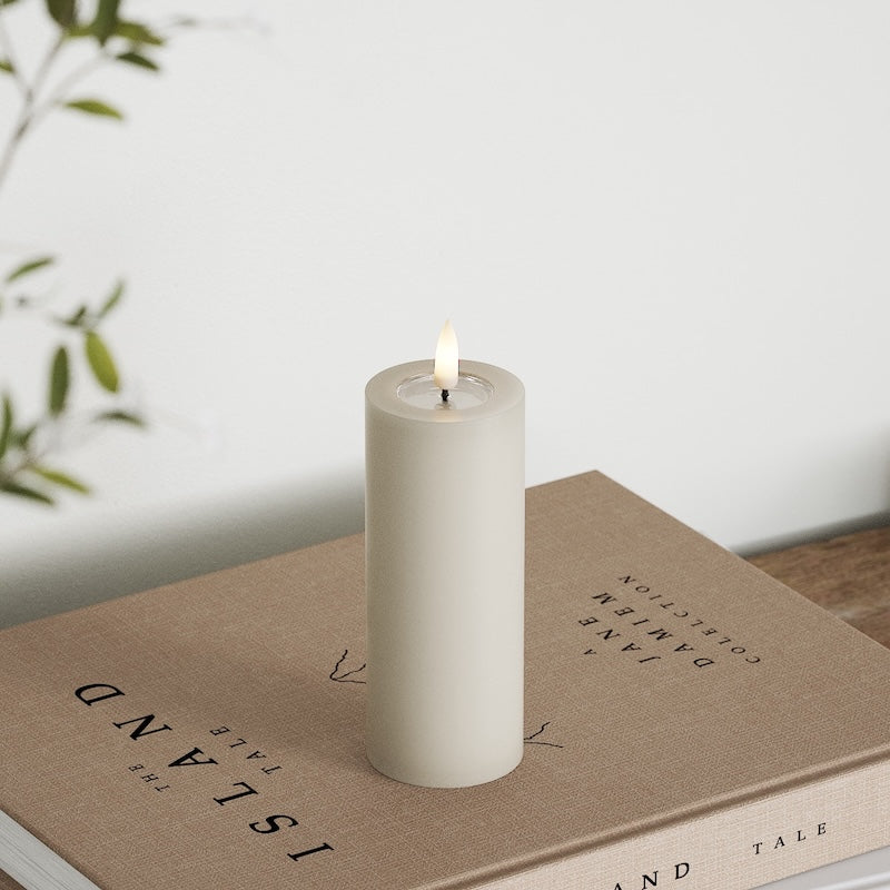 Deluxe Homeart LED Pillar candle Ø 5 x 12.5 cm Sand