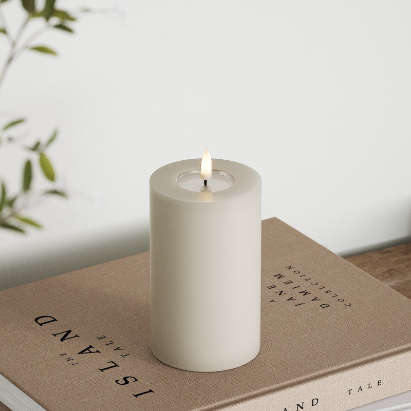 Deluxe Homeart LED Pillar candle Ø 7.5 x 12.5 cm Sand