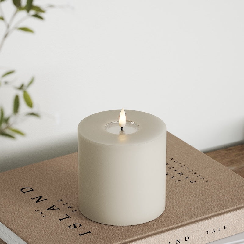 Deluxe Homeart LED Pillar candle Ø 10 x 10 cm Sand