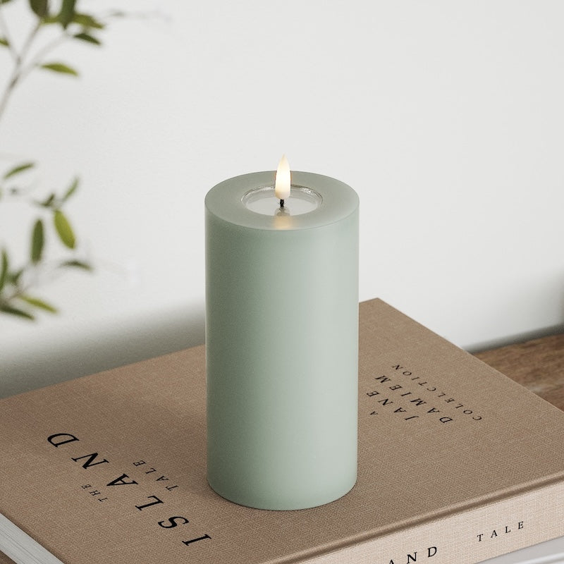 Deluxe Homeart LED Pillar candle Ø 7.5 x 15 cm Sage Green