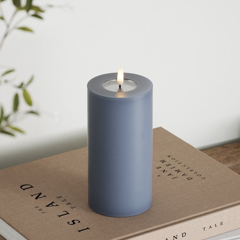 Deluxe Homeart LED Pillar candle Ø 7.5 x 15 cm Ice Blue