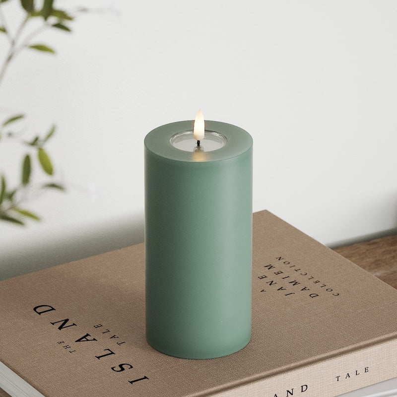 Deluxe Homeart LED Pillar candle Ø 7.5 x 15 cm Jade Green