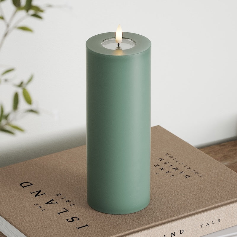 Deluxe Homeart LED Pillar candle Ø 7.5 x 20 cm Jade Green