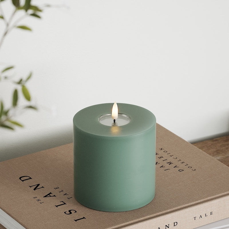 Deluxe Homeart LED Pillar candle Ø 10 x 10 cm Jade Green