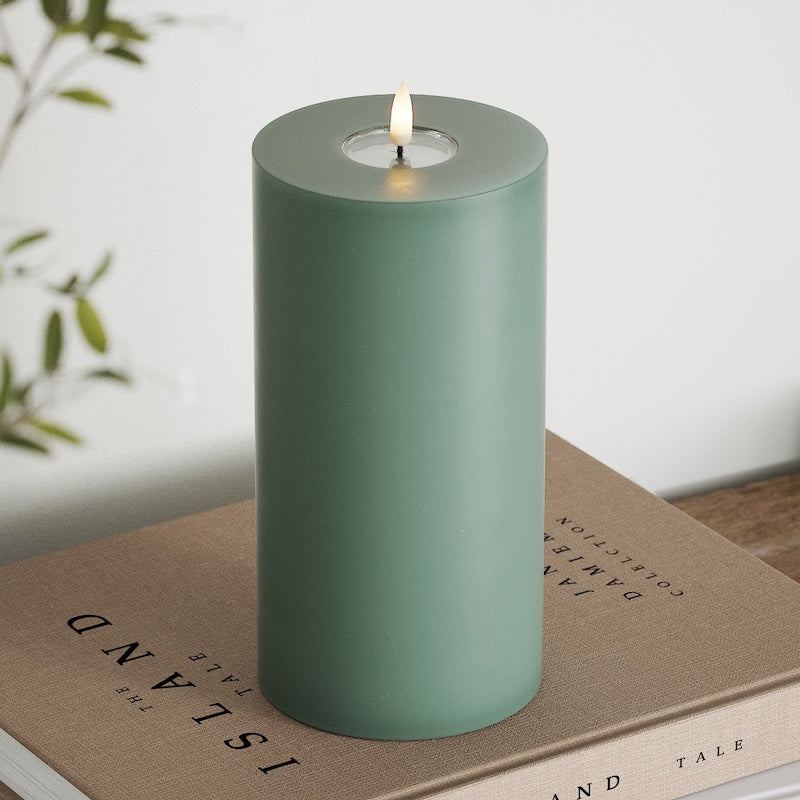 Deluxe Homeart LED Pillar candle Ø 10 x 20 cm Jade Green