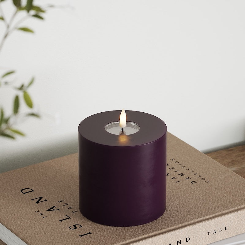 Deluxe Homeart LED Bloklys Ø 10 x 10 cm Mørkelilla