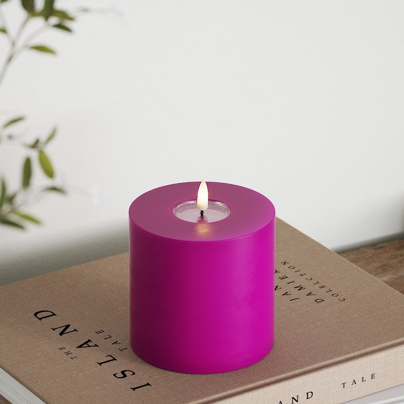 Deluxe Homeart LED Pillar candle Ø 10 x 10 cm Violet