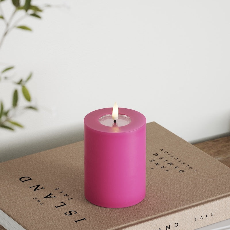 Deluxe Homeart LED Pillar candle Ø 7.5 x 10 cm Magenta