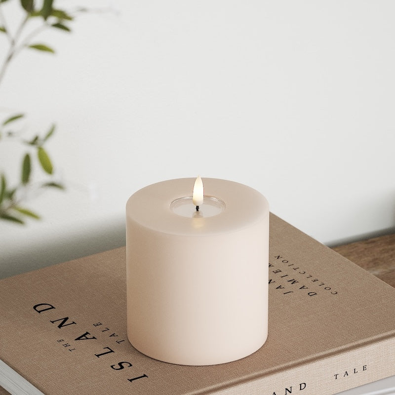 Deluxe Homeart LED Pillar candle Ø 10 x 10 cm Pink