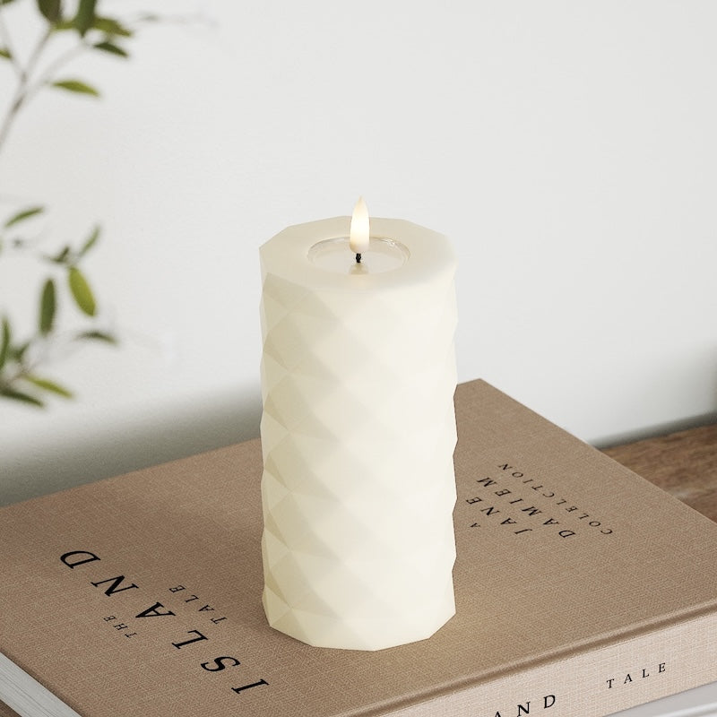 Deluxe Homeart Square LED Pillar candle Ø 7.5 x 15 cm Cream