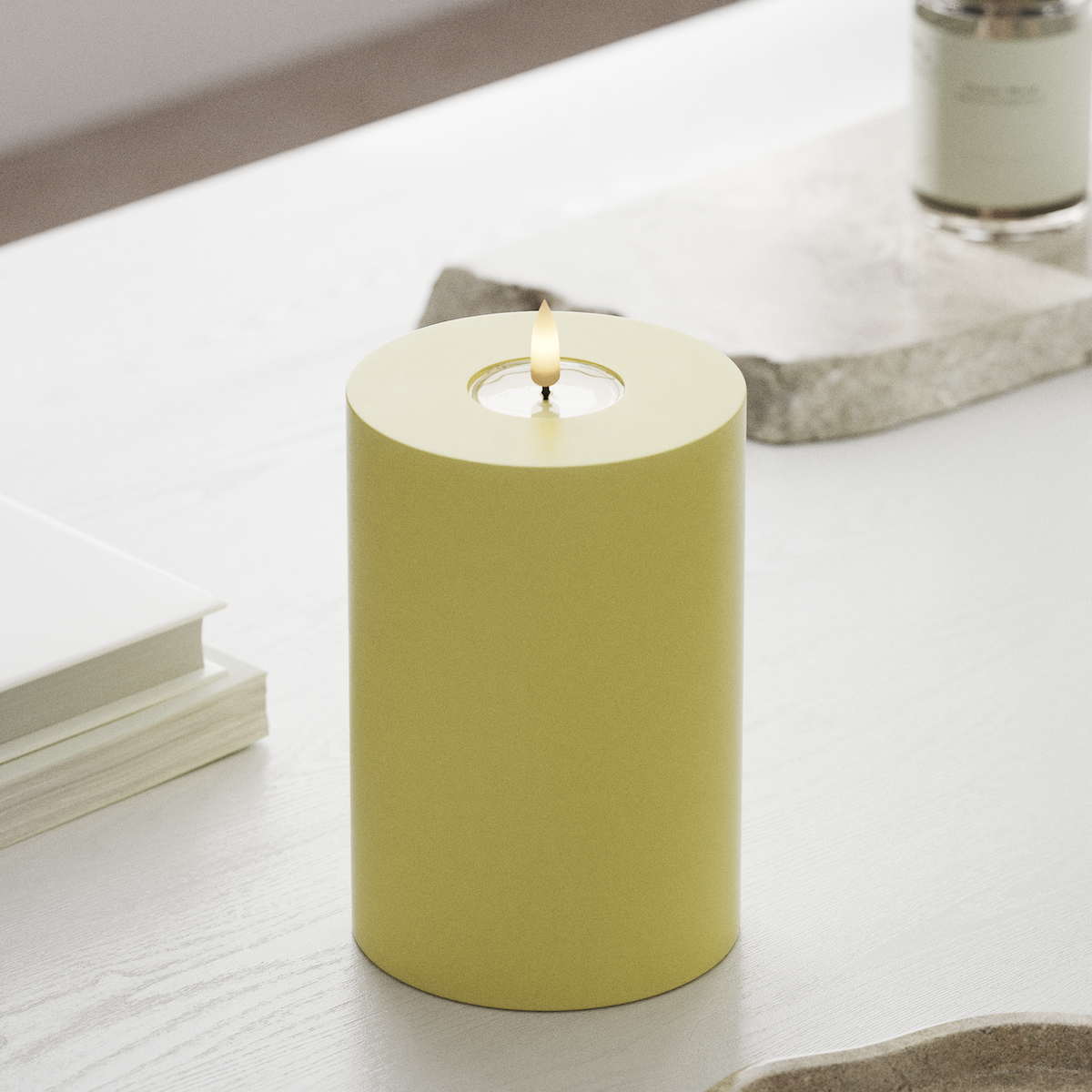 Deluxe Homeart LED Pillar candle Ø 10 x 15 cm Light Yellow LED Pillar candle 1