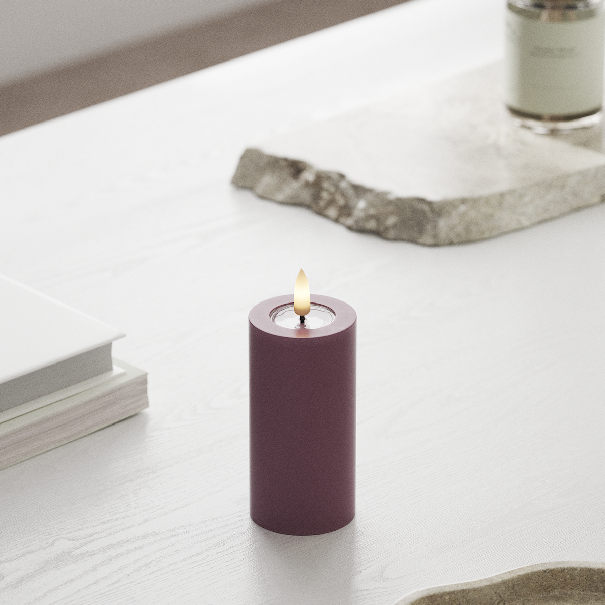 Deluxe Homeart LED Pillar candle Ø 5 x 10 cm Light Purple LED Pillar candle 1