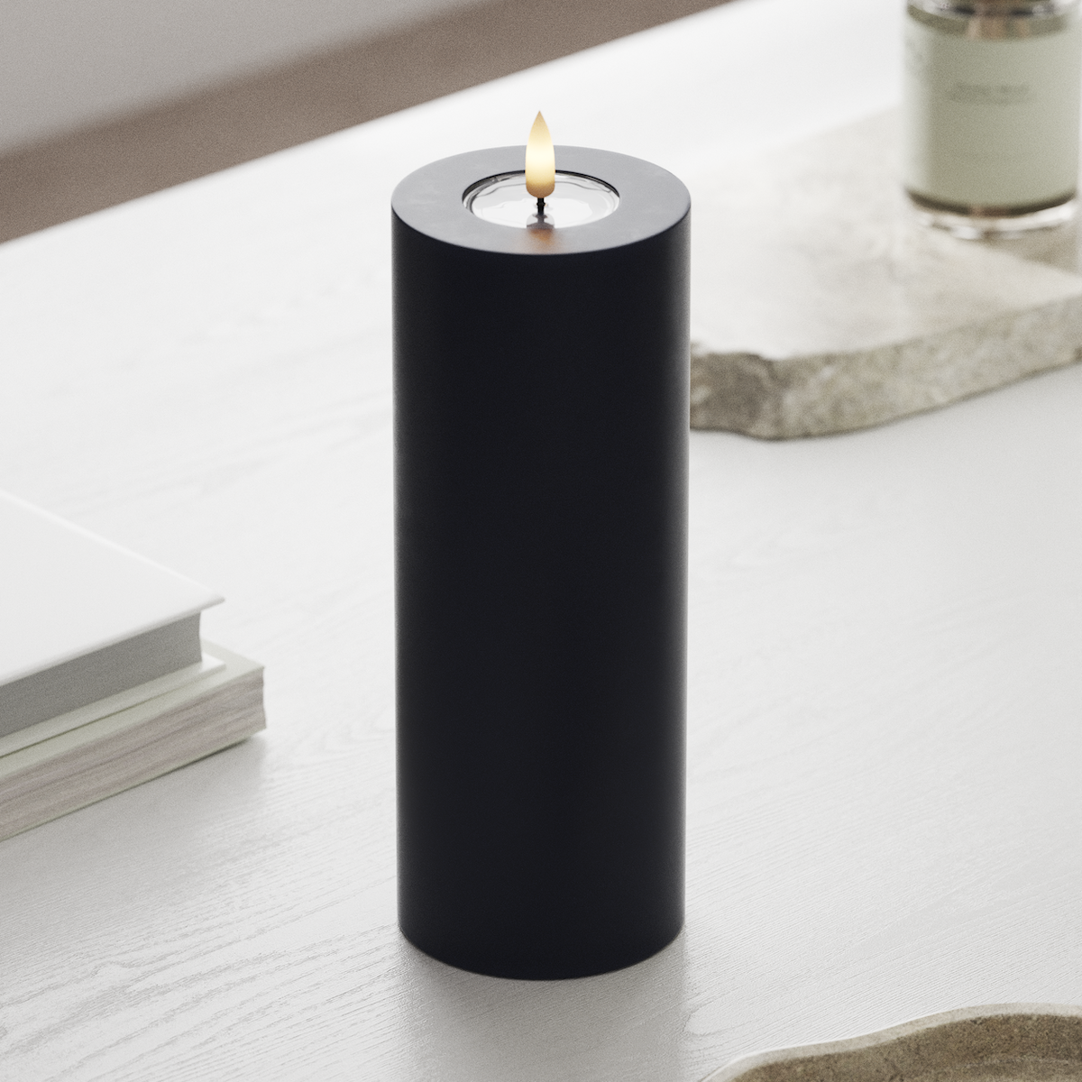 Deluxe Homeart LED Pillar candle Ø 7.5 x 20 cm Royal Blue LED Pillar candle 1