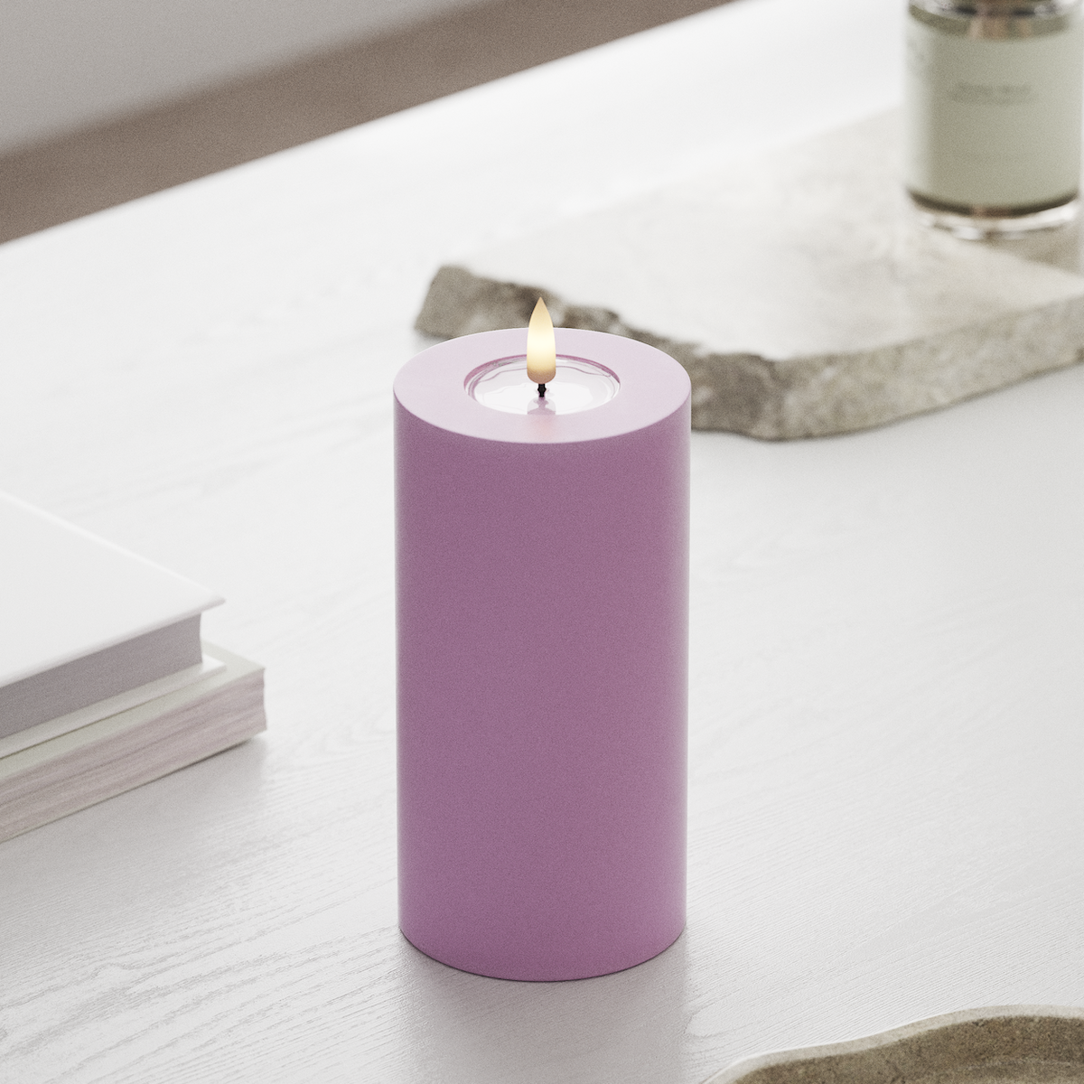 Deluxe Homeart LED Pillar candle Ø 7.5 x 15 cm Lavender LED Pillar candle 1