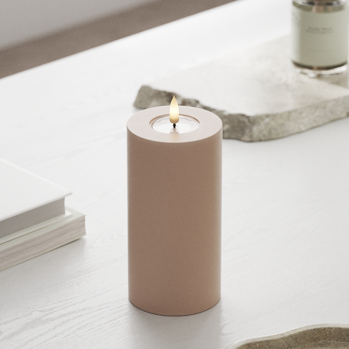 Deluxe Homeart LED Pillar candle Ø 7.5 x 15 cm Pink LED Pillar candle 1