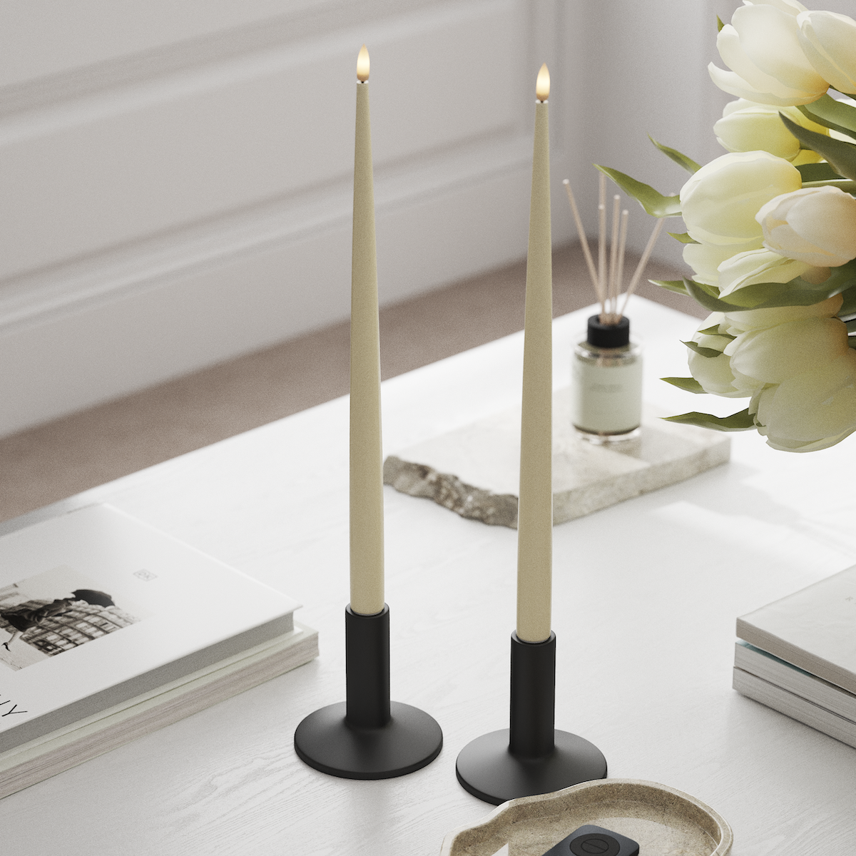 Deluxe Homeart LED Shiny Dinner candle with Lacquer, 2 pieces 38 cm Cream LED Shiny Dinner candle 1