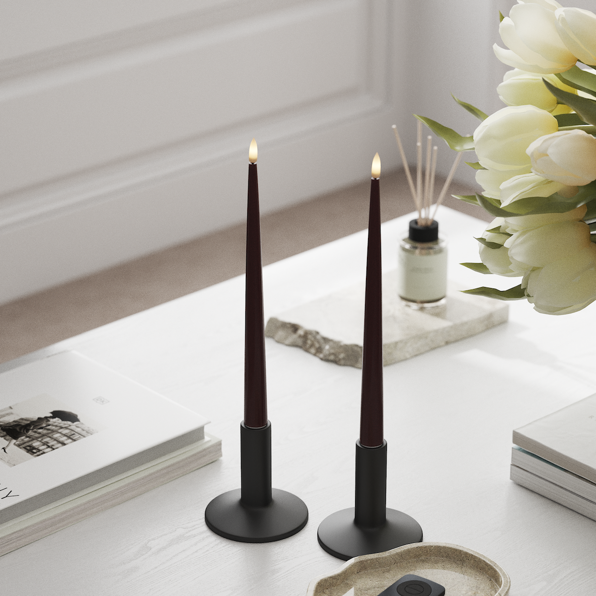 Deluxe Homeart LED Shiny Dinner candle with Lacquer, 2 pieces 28 cm Burgundy LED Shiny Dinner candle 1