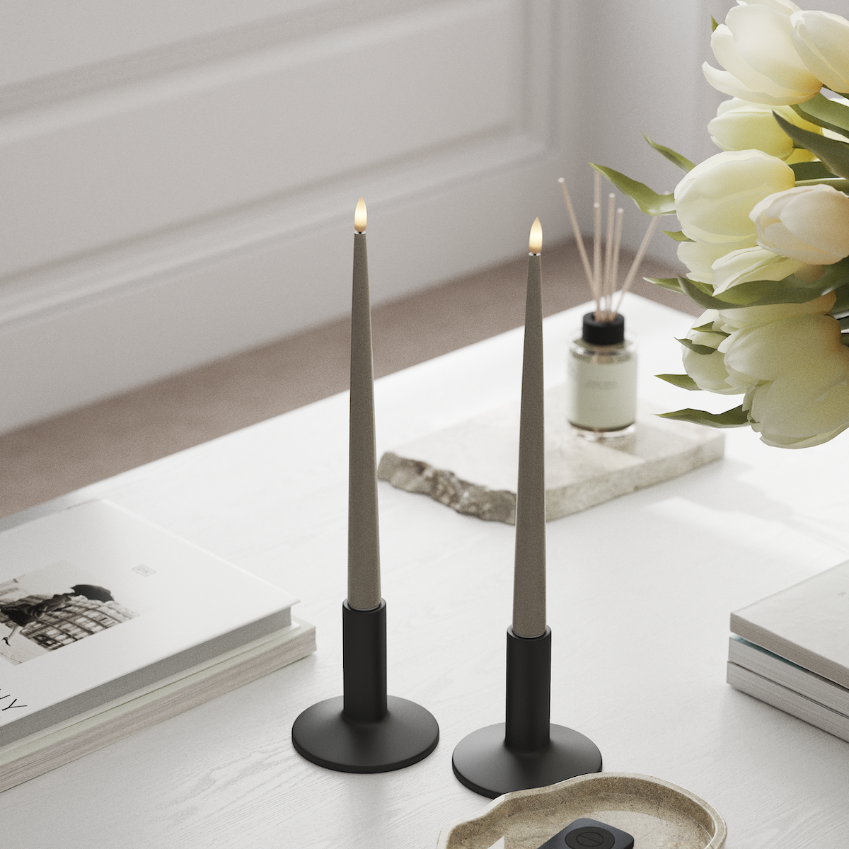 Deluxe Homeart LED Shiny Dinner candle with Lacquer, 2 pieces 28 cm Sand LED Shiny Dinner candle 1