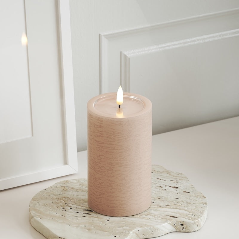 Unique Candles Unique LED Pillar candle D 7.5 x 12.5 cm Pink